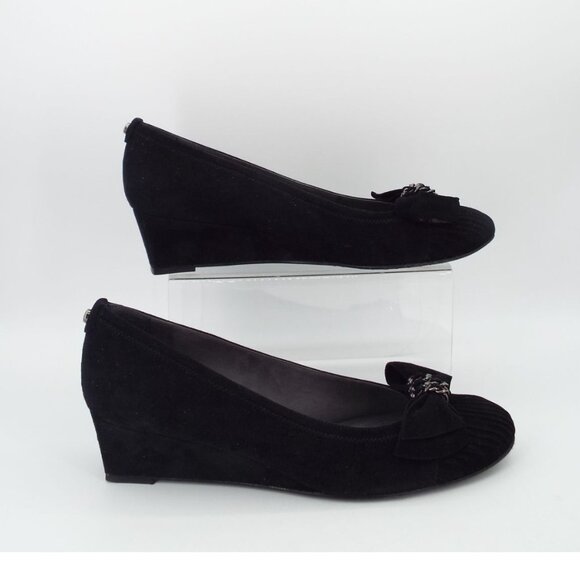 Stuart Weitzman Pleats Black Suede Wedge with Chain Bow Size 10N Narrow - Picture 2 of 16